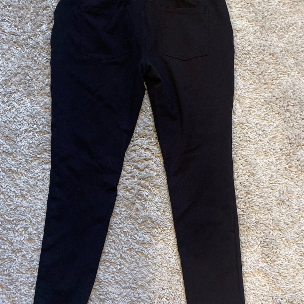 Women’s  Black cropped legging Pants